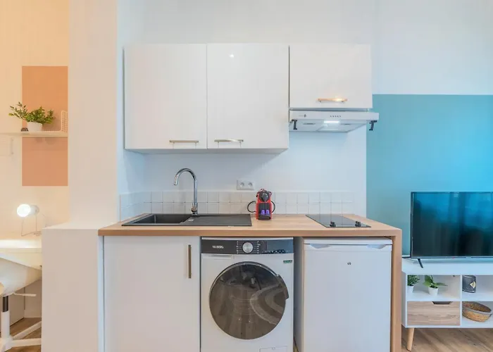 Near Tram & Parc Barbieux, Chr + Parking * Roubaix