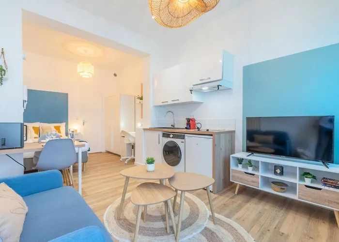 Near Tram & Parc Barbieux, Chr + Parking Apartment Roubaix
