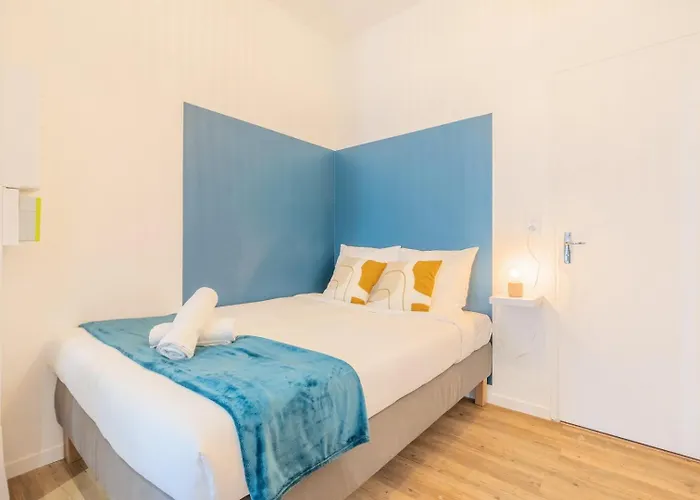 Near Tram & Parc Barbieux, Chr + Parking *