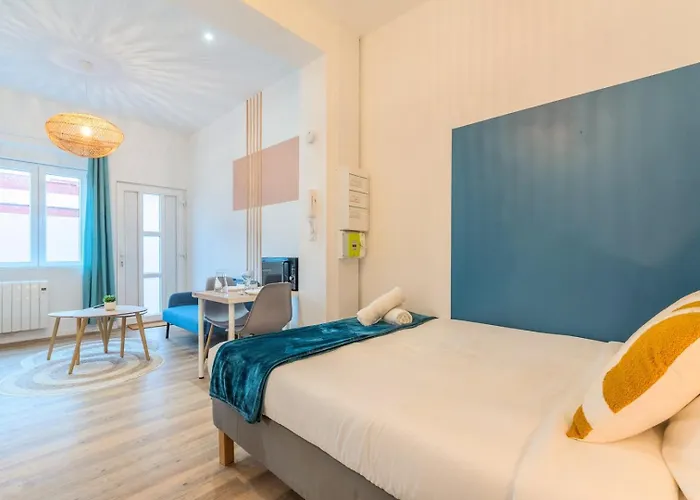 Near Tram & Parc Barbieux, Chr + Parking Apartment *