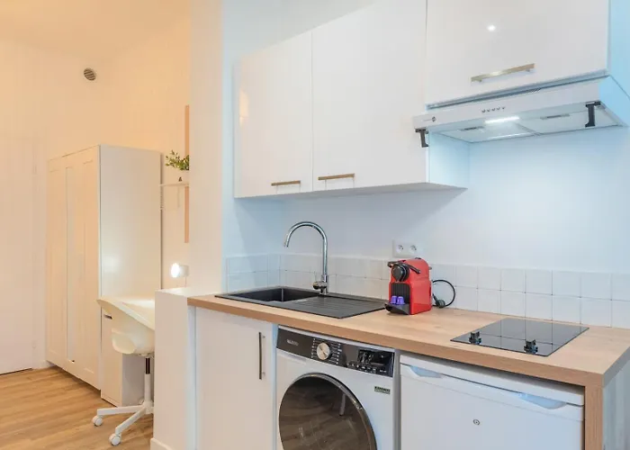 Near Tram & Parc Barbieux, Chr + Parking *