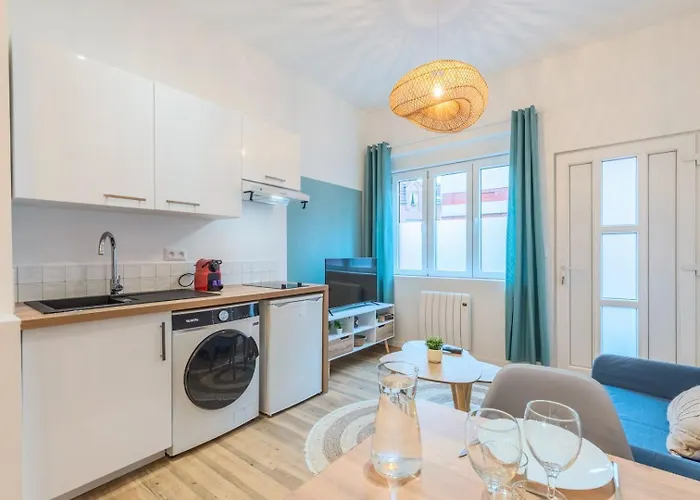 Near Tram & Parc Barbieux, Chr + Parking Roubaix