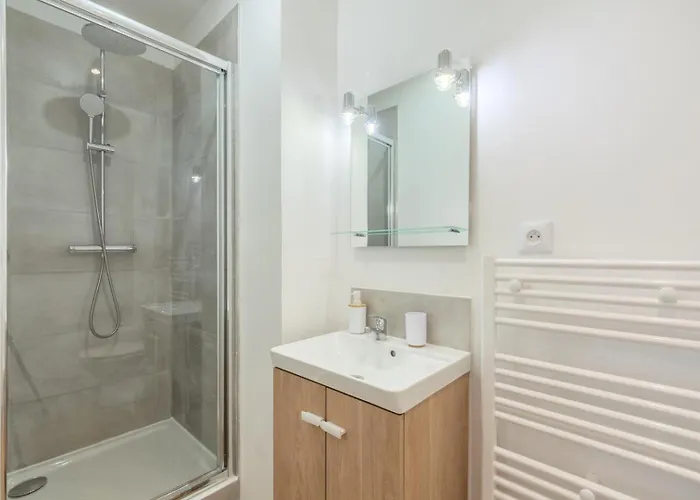 Near Tram & Parc Barbieux, Chr + Parking * Roubaix